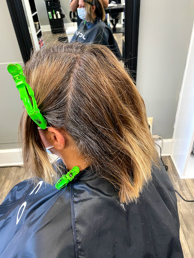 Beauty Salon «Stephanie Hood & Company Hair & Nail Salon», reviews and photos, 97 W Public Sq, Scottsville, KY 42164, USA