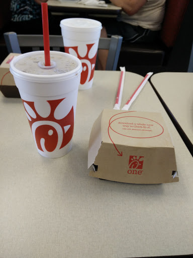 Fast Food Restaurant «Chick-fil-A», reviews and photos, 602 N West End Blvd, Quakertown, PA 18951, USA