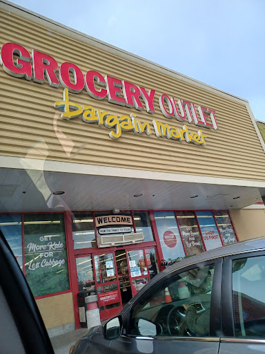 Grocery Store «Grocery Outlet Bargain Market», reviews and photos, 845 Harbor Blvd, West Sacramento, CA 95691, USA
