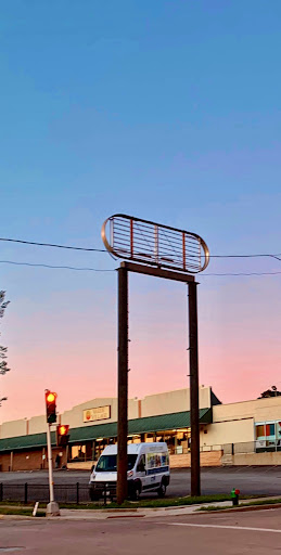 Thrift Store «Value Village», reviews and photos, 729 S Layton Blvd, Milwaukee, WI 53215, USA