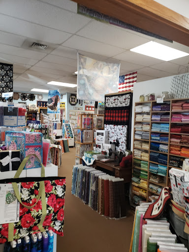 Quilt Shop «In Stitches Quilt & Fabric», reviews and photos, 4017 Conrad Weiser Pkwy, Womelsdorf, PA 19567, USA