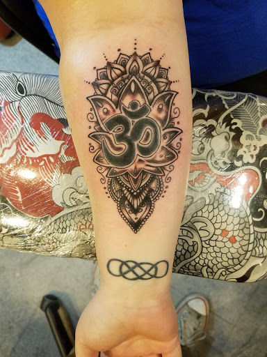 Tattoo Shop «Chameleon Tattoo & Body Piercing», reviews and photos, 36 John F. Kennedy St, Cambridge, MA 02138, USA