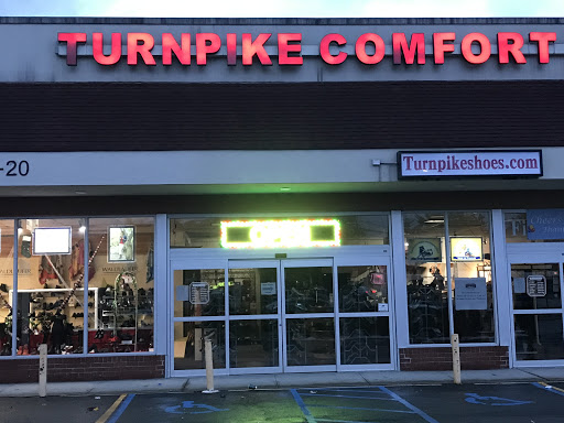 Shoe Store «Turnpike Comfort Footwear», reviews and photos, 184-20 Union Tpke, Fresh Meadows, NY 11366, USA