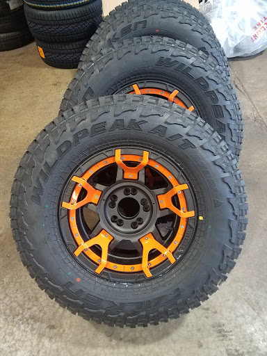 Tire Shop «Discount Tire Store - Orland Park, IL», reviews and photos, 9470 W 159th St, Orland Park, IL 60467, USA