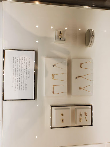 Jewelry Store «Tiffany & Co.», reviews and photos, 1 Garden State Plaza Blvd, Paramus, NJ 07652, USA