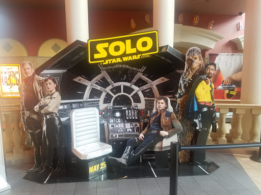 Movie Theater «Regal Cinemas Bridgeport Village 18 & IMAX», reviews and photos, 7329 SW Bridgeport Rd, Tigard, OR 97224, USA