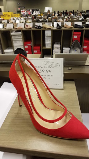 Shoe Store «DSW Designer Shoe Warehouse», reviews and photos, 25 Ronson Rd, Iselin, NJ 08830, USA