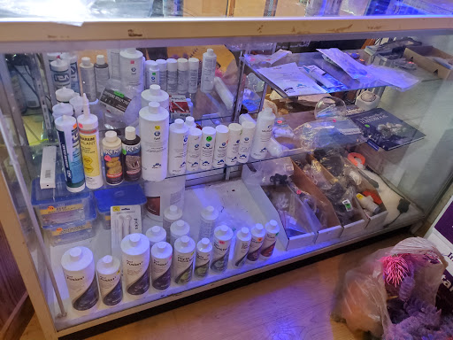 Pet Supply Store «Milwaukee Aquatics», reviews and photos, 3946 S Howell Ave, Milwaukee, WI 53207, USA