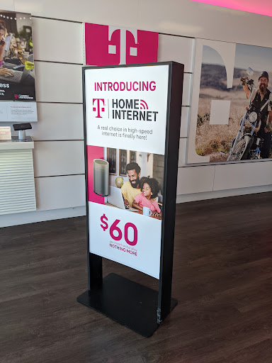 Cell Phone Store «T-Mobile», reviews and photos, 2431 US-1, North Brunswick Township, NJ 08902, USA