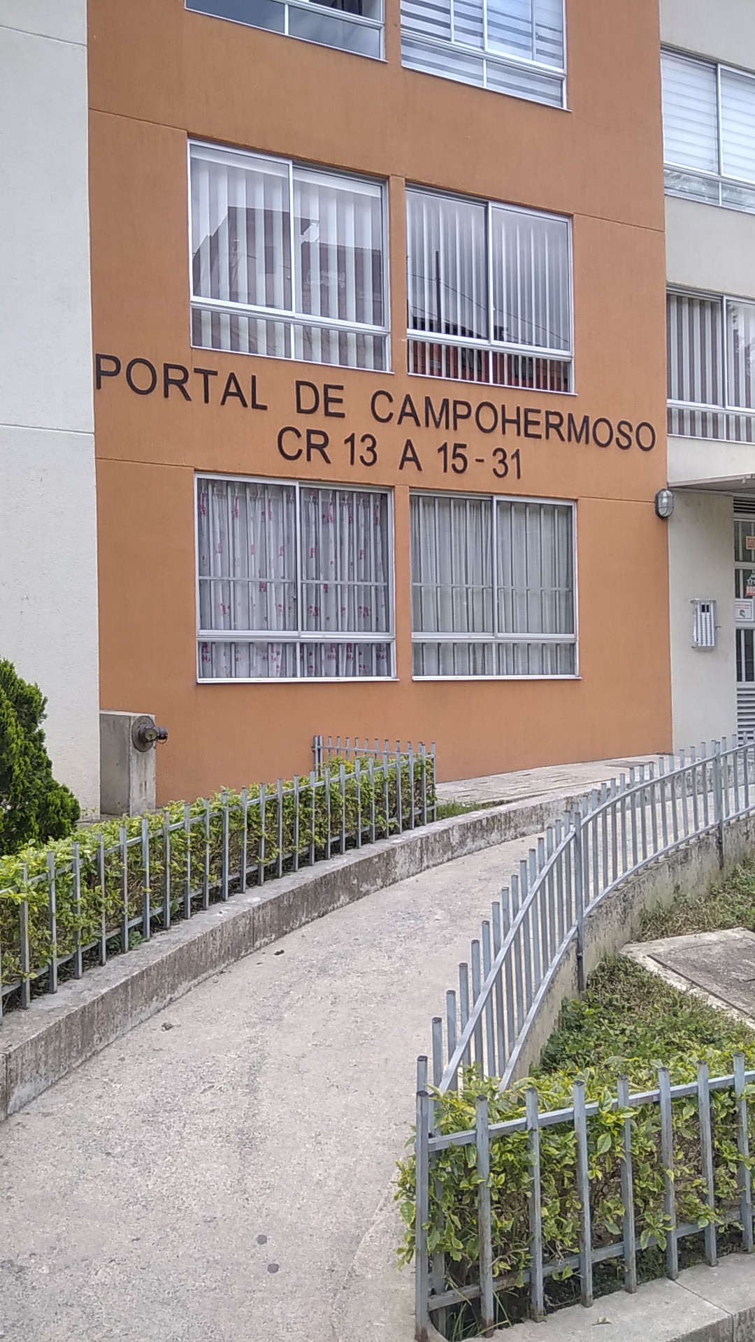 EDIFICIO PORTAL DE CAMPOHERMOSO