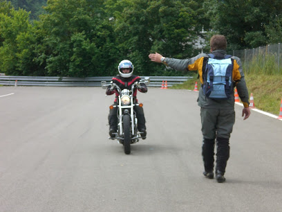 toeffkurs24.ch DIE Motorradfahrschule in der Zentralschweiz