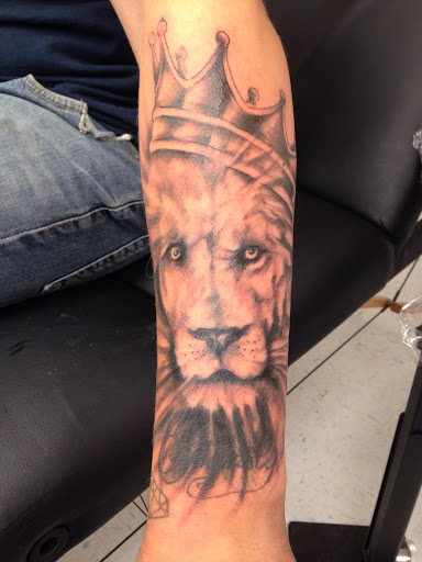 Tattoo Shop «Aeterna Tattoo», reviews and photos, 7917 Blue Ash Rd, Cincinnati, OH 45236, USA