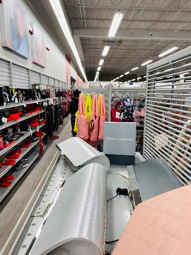 Clothing Store «Burlington Coat Factory», reviews and photos, 955 W Brandon Blvd, Brandon, FL 33511, USA