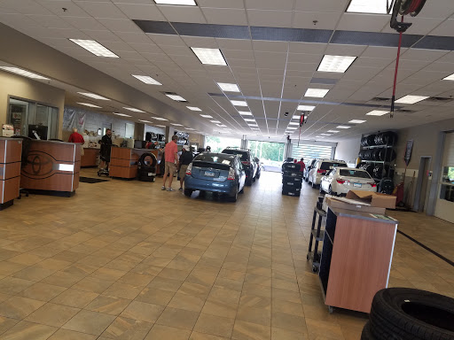 Toyota Dealer «Maplewood Toyota», reviews and photos, 2873 Maplewood Dr, Maplewood, MN 55109, USA