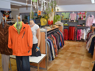 Giengen DRK-Kleiderladen "kleiderglück"