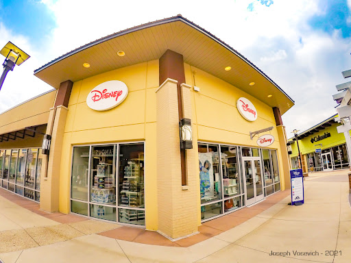 Toy Store «Disney Store», reviews and photos, 18521 Outlet Blvd, Chesterfield, MO 63005, USA