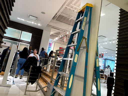 Clothing Store «Express», reviews and photos, 1625 Chestnut St, Philadelphia, PA 19103, USA