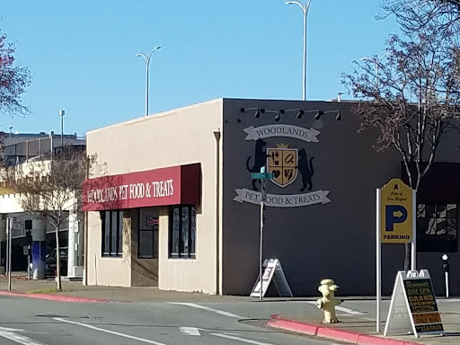 Pet Supply Store «Woodlands Pet Food & Treats», reviews and photos, 902 3rd St, San Rafael, CA 94901, USA
