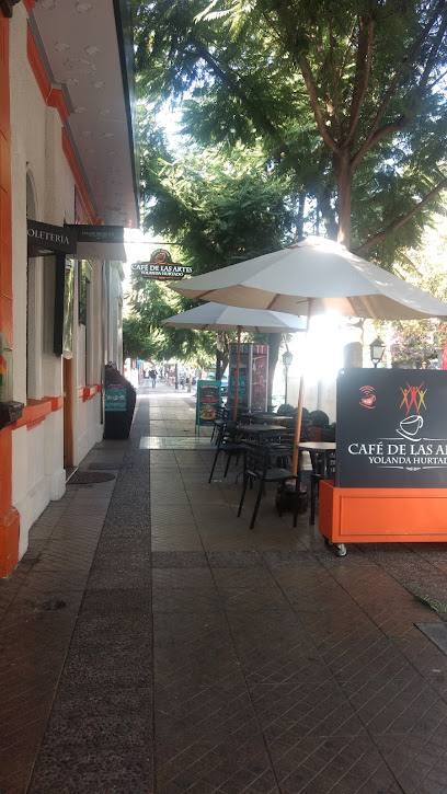 Cafe De Las Artes Yolanda Hurtado