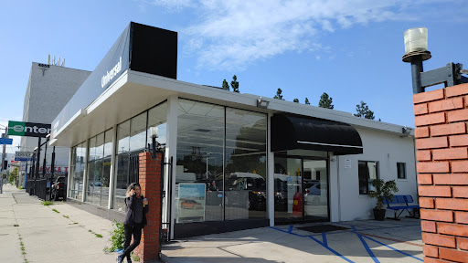Mitsubishi Dealer «Universal Auto Group dba Glendale Mitsubishi», reviews and photos, 1235 S Brand Blvd, Glendale, CA 91204, USA