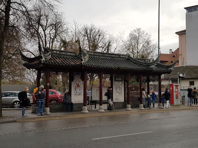 Kommentare und Rezensionen über Chinesische Bushaltestelle