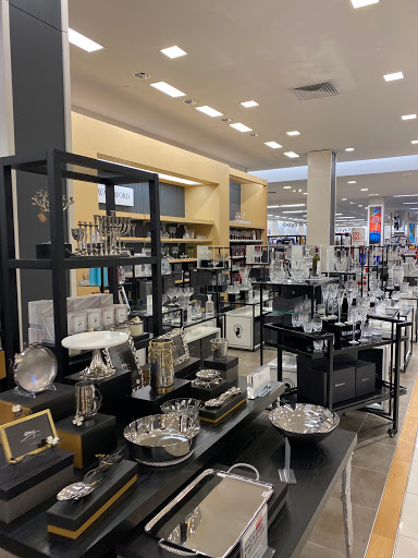 Department Store «Lord & Taylor», reviews and photos, 27650 Novi Road, Novi, MI 48377, USA