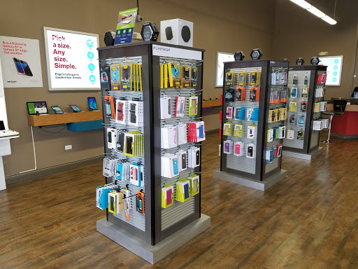 Cell Phone Store «Verizon Authorized Retailer, TCC», reviews and photos, 2090 Skokie Valley Rd, Highland Park, IL 60035, USA