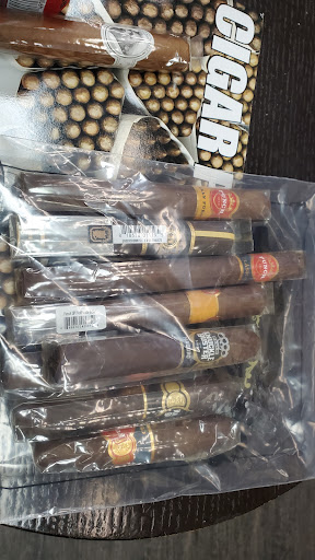 Shopping Mall «Buckhead Crossing Shopping Center», reviews and photos, 2625 Piedmont Rd NE, Atlanta, GA 30324, USA