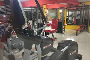 Power Gym & Fitness Byndoor image