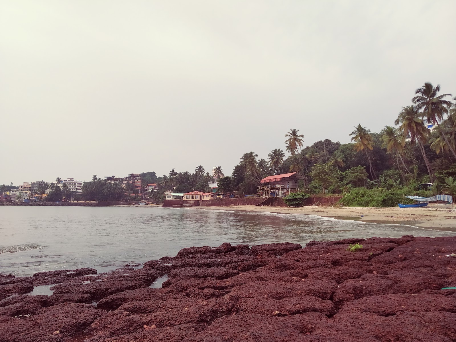 Photo of Dona Paula Beach - popular place among relax connoisseurs