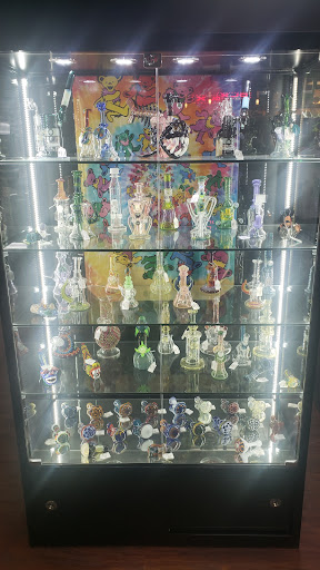 Tobacco Shop «BDT Smoke Shops», reviews and photos, 21640 John R Rd, Hazel Park, MI 48030, USA