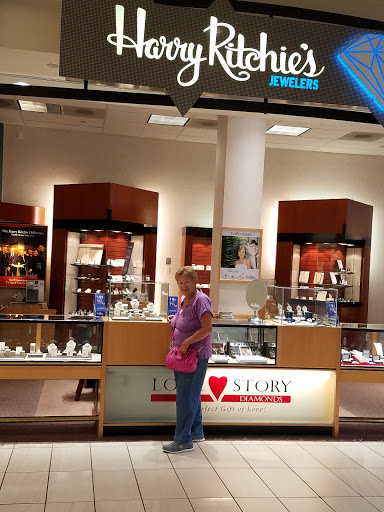 Shopping Mall «Salem Center», reviews and photos, 401 Center St NE, Salem, OR 97301, USA