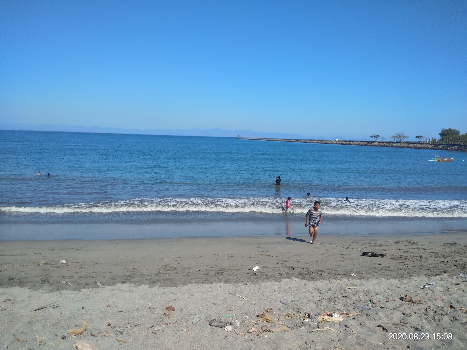 Zdjęcie Labuhan Haji beach z poziomem czystości wysoki