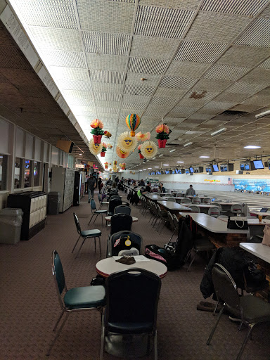 Bowling Alley «Three Hundred Bowl», reviews and photos, 100 Cass Lake Rd, Waterford Twp, MI 48328, USA