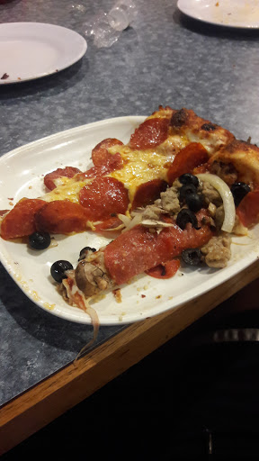 Pizza Restaurant «Round Table Pizza», reviews and photos, 5385 Camden Ave, San Jose, CA 95124, USA