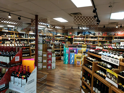 Liquor Store «Twinsburg Beer Wine & Liquor», reviews and photos, 9224 Darrow Rd, Twinsburg, OH 44087, USA