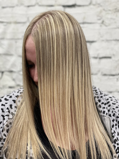 Beauty Salon «Illusions Hair Salon», reviews and photos, 2769 E Oakland Park Blvd, Fort Lauderdale, FL 33306, USA