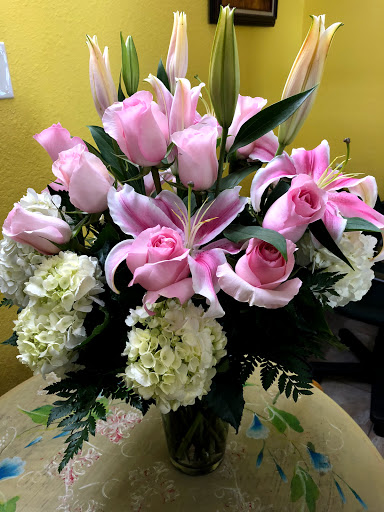 Florist «Roses Just Because/Hub Florist Of Lutz», reviews and photos, 18721 N Dale Mabry Hwy, Lutz, FL 33548, USA