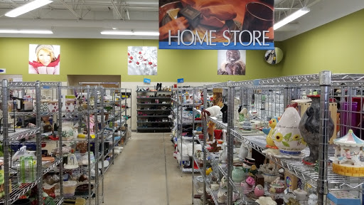 Thrift Store «Goodwill Store & Donation Center in Evanston», reviews and photos, 1916B Dempster St, Evanston, IL 60202, USA