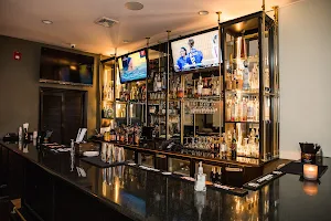 690 Park Restaurant Bar & Lounge image