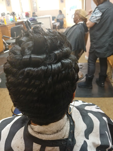 Hair Salon «Finesse 1 Hair, Nail Salon And Barber», reviews and photos, 500 Congress St, Ypsilanti, MI 48197, USA