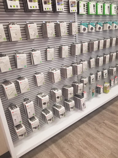 Cell Phone Store «Verizon Wireless and FiOS Retailer- Im Wireless - North Andover», reviews and photos, 435 Winthrop Ave, Lawrence, MA 01843, USA