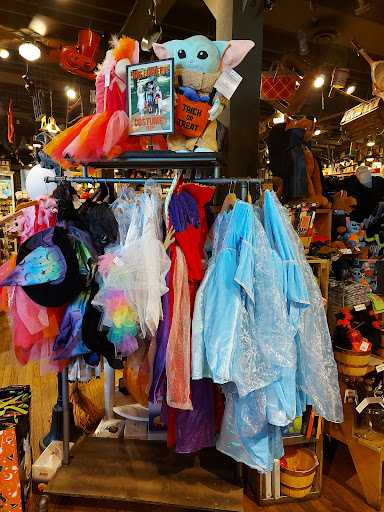 American Restaurant «Cracker Barrel Old Country Store», reviews and photos, 380 N Jacob Dr, Bloomington, IN 47404, USA