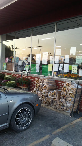 Grocery Store «Farmers Market», reviews and photos, 103 W 2nd St N, Wright City, MO 63390, USA