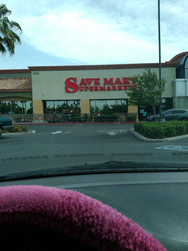 Supermarket «Save Mart Supermarkets», reviews and photos, 1225 E Robertson Blvd, Chowchilla, CA 93610, USA