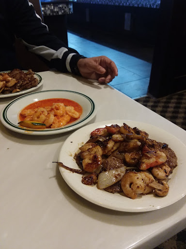 Movie Theater «Concourse Plaza Multiplex Cinemas», reviews and photos, 214 E 161st St, Bronx, NY 10451, USA