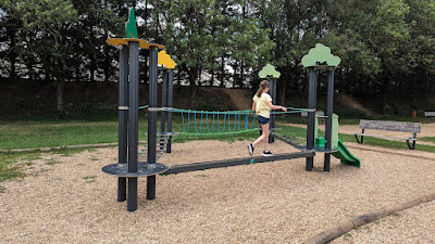 Aire de jeux enfant à Saint-Martin-Belle-Roche