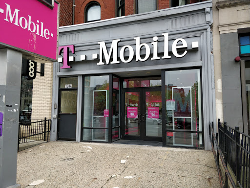 Cell Phone Store «T-Mobile», reviews and photos, 1084 Boylston St, Boston, MA 02215, USA