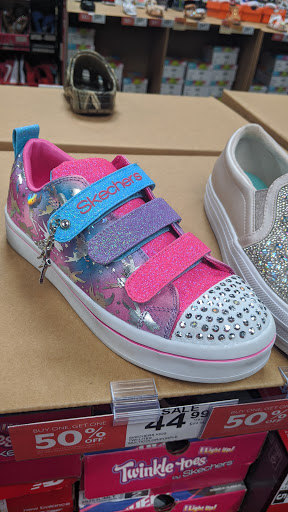 Shoe Store «Off Broadway Shoe Warehouse», reviews and photos, 545 Cool Springs Blvd #115, Franklin, TN 37067, USA