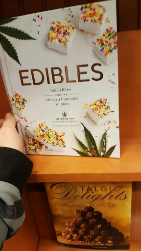 Book Store «Barnes & Noble», reviews and photos, 3561 N Freeway Blvd, Sacramento, CA 95834, USA